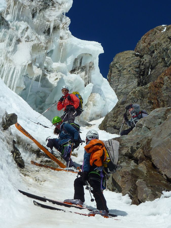 #27 Pelvoux : Bricolage sous les séracs Pelvoux : Bricolage sous les séracs