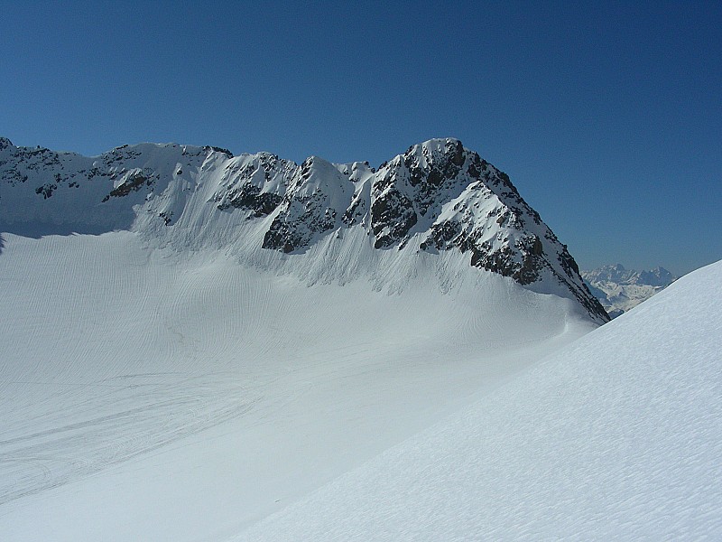 #19 Petit Sauvage/Col des Quirlies : Descente plein Est à la limite des traces Petit Sauvage/Col des Quirlies : Descente plein Est à la limite des traces