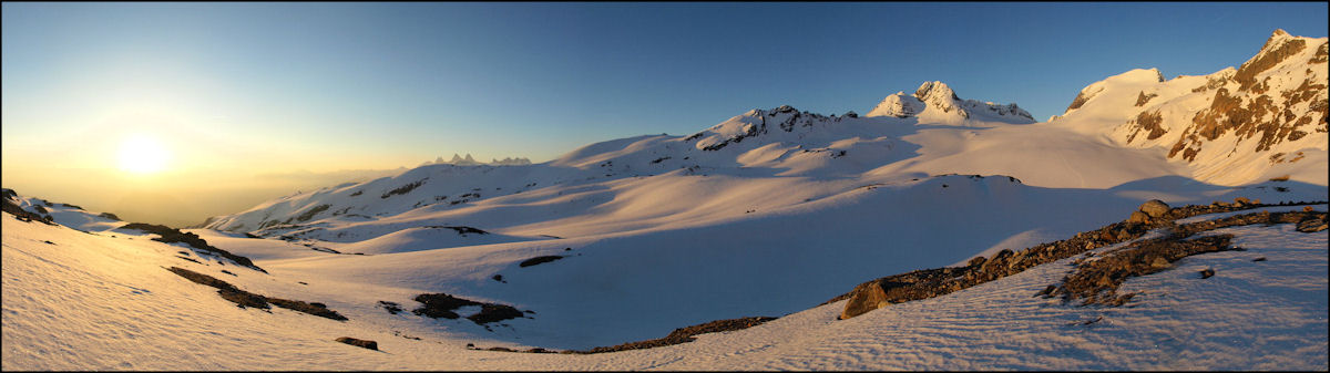 #25 Vue sur la lampe : Pour éclairer, ça éclaire Vue sur la lampe : Pour éclairer, ça éclaire
