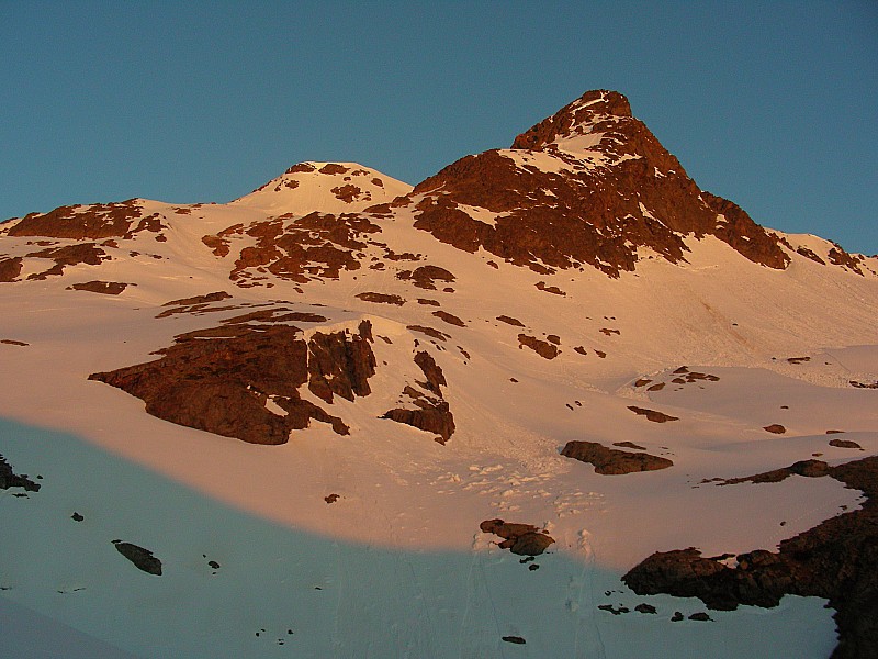 #4 Lever de soleil : Le soleil se lève au moment où l Lever de soleil : Le soleil se lève au moment où l'on passe sous l'aiguille noire/dôme de la cochette - Superbe!