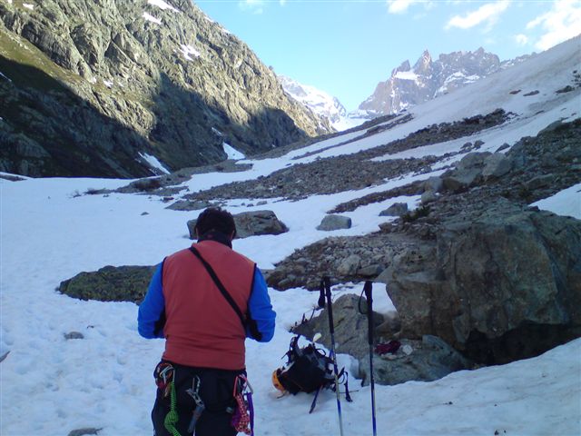 #1 ça va chausser ... : on pose le sac, ça va chausser vers 2000m ça va chausser ... : on pose le sac, ça va chausser vers 2000m