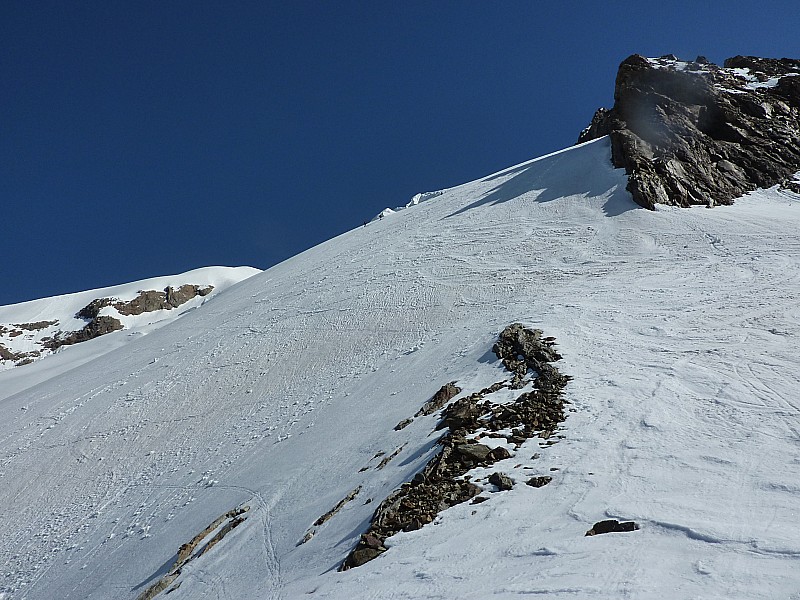 A 3000m : Passage des Cabottes bien enneigé, crevasses fermées