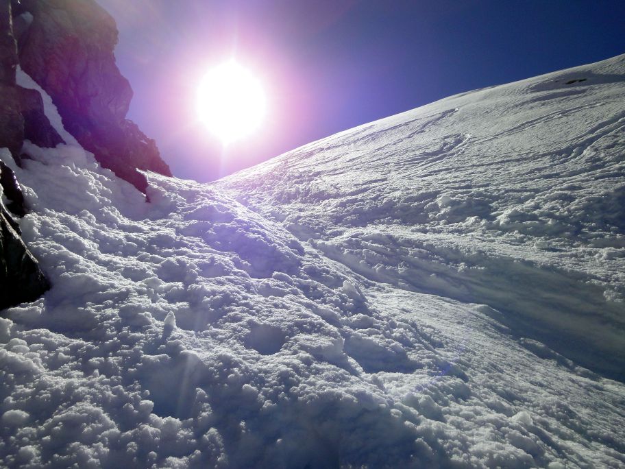 #1 Pointe du Vallonnet - couloir : Une goulotte au milieu du couloir Pointe du Vallonnet - couloir : Une goulotte au milieu du couloir