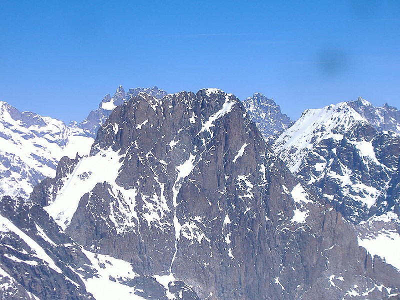 #11 "Les Rouies" du 24.0 : Au revoir la Meije et la Maurienne! La cime du vallon des Etages (3564m) vous eclipse rapidement à la descente... "Les Rouies" du 24.0 : Au revoir la Meije et la Maurienne! La cime du vallon des Etages (3564m) vous eclipse rapidement à la descente...
