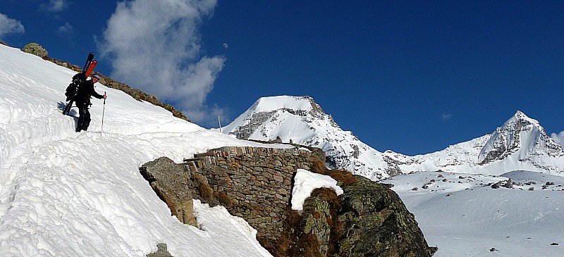 #7 Khara monte vers le Paradis : J1 - sous le refuge Vittorio Emanuele Khara monte vers le Paradis : J1 - sous le refuge Vittorio Emanuele