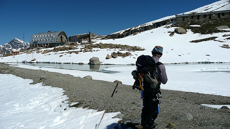 #32 On quitte à nouveau le refuge : On a repris des forces pour 225m de montée sous la Ciarforon qui vont nous donner droit à 800m d On quitte à nouveau le refuge : On a repris des forces pour 225m de montée sous la Ciarforon qui vont nous donner droit à 800m d'une descente magnifique