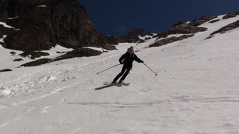 #15 Henri : Bon ski dans le raidos sous le Glacier de Surette Henri : Bon ski dans le raidos sous le Glacier de Surette