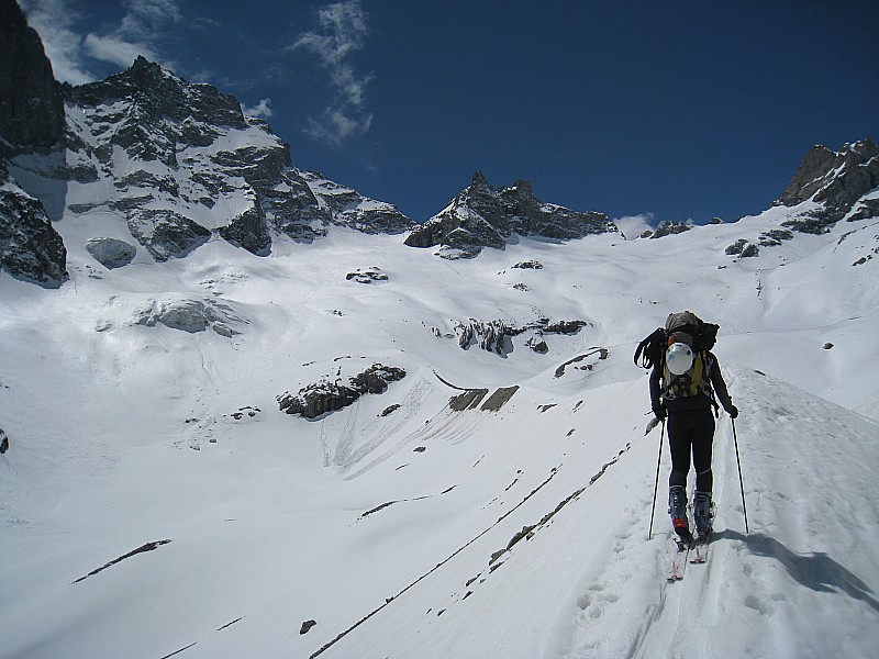 #22 Vers le refuge du pavé : une loooongue morraine Vers le refuge du pavé : une loooongue morraine
