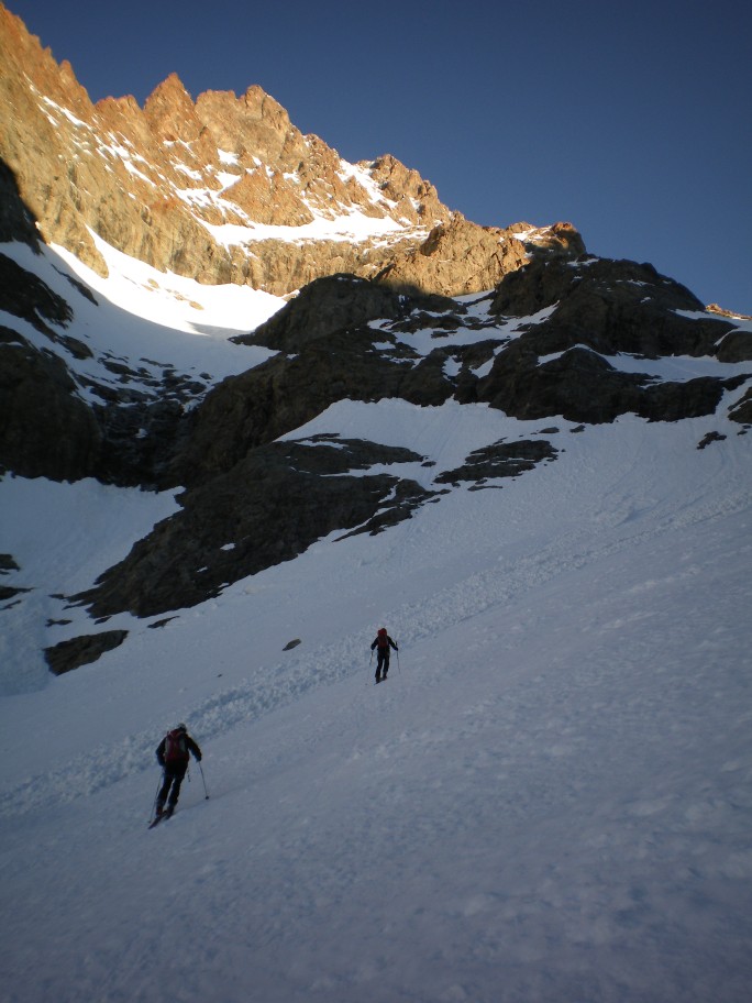 #4 Col Claire : C Col Claire : C'est reparti à ski dans ce joli vallon