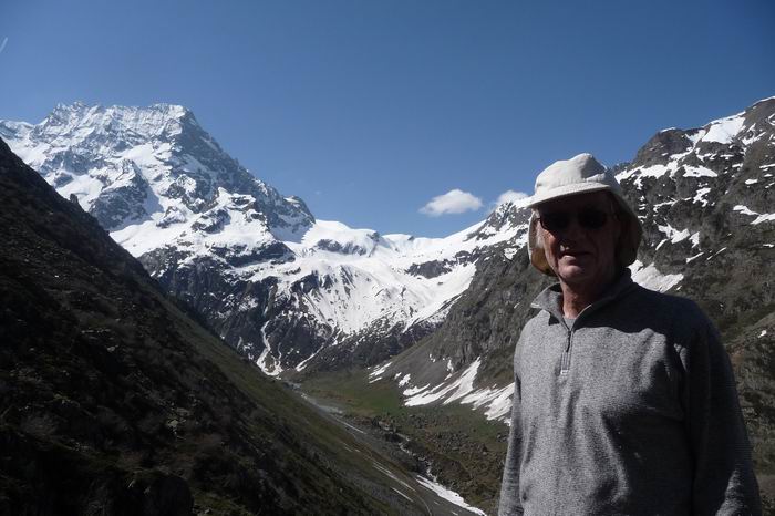 #3 Aupillous : Michel sur le sentier de descente. Aupillous : Michel sur le sentier de descente.