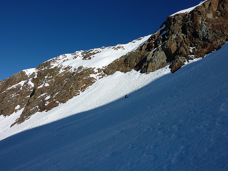 Col des glaciers versant SW : Couloir d'accès SW au col . Plus beaucoup de neige.