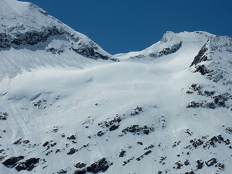 #11 Mt Tondu face N Est : Descente direction les Conscrits Mt Tondu face N Est : Descente direction les Conscrits