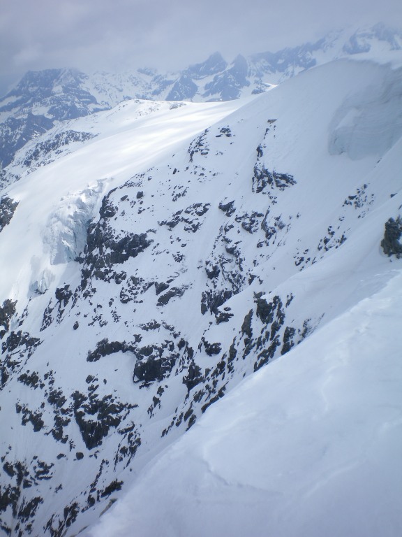 #6 Dôme des nants : Depuis la montée, il est possible de repérer l Dôme des nants : Depuis la montée, il est possible de repérer l'itinéraire de descente... enfin évidemment, certains préfèrent s'en passer !