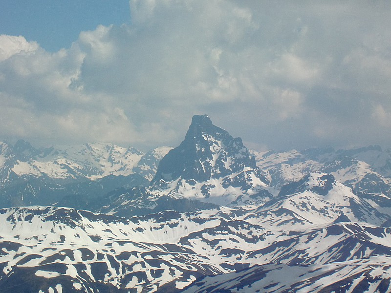 midi d´ossau : particulière cette montagne!! ossau