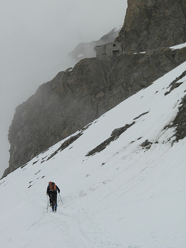 #4 dome 4 : arrivé sous le refuge des écrins dome 4 : arrivé sous le refuge des écrins
