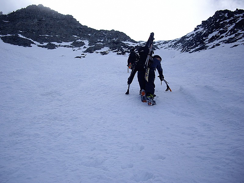 #1 Haut de la première partie du couloir. Haut de la première partie du couloir.