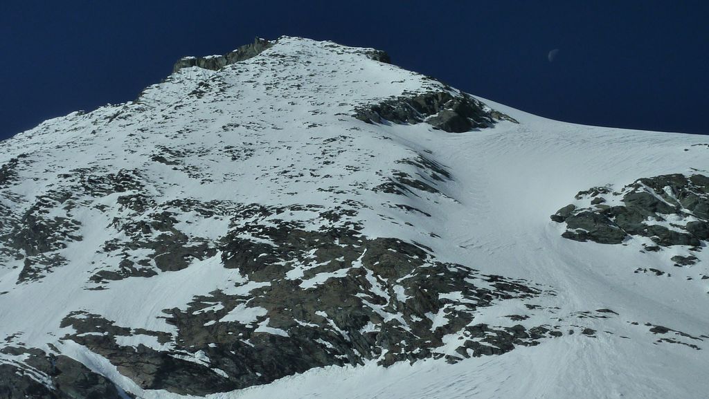 #9 Mont Turia Face N : une bonne portion de poudre rechaufée sous la facette NE Mont Turia Face N : une bonne portion de poudre rechaufée sous la facette NE