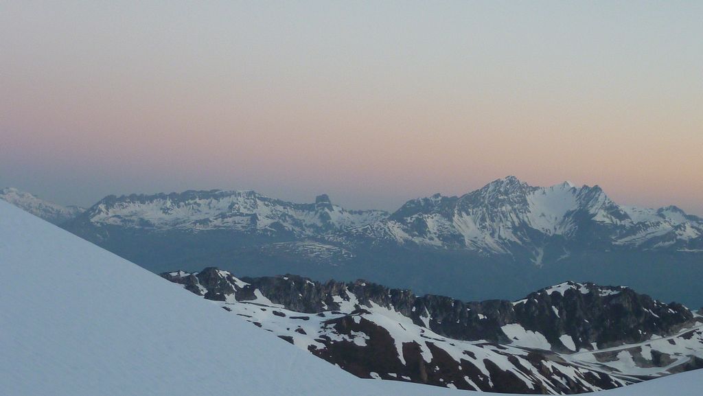 #1 Beaufortain : le soleil se leve sur la Pierra Menta Beaufortain : le soleil se leve sur la Pierra Menta