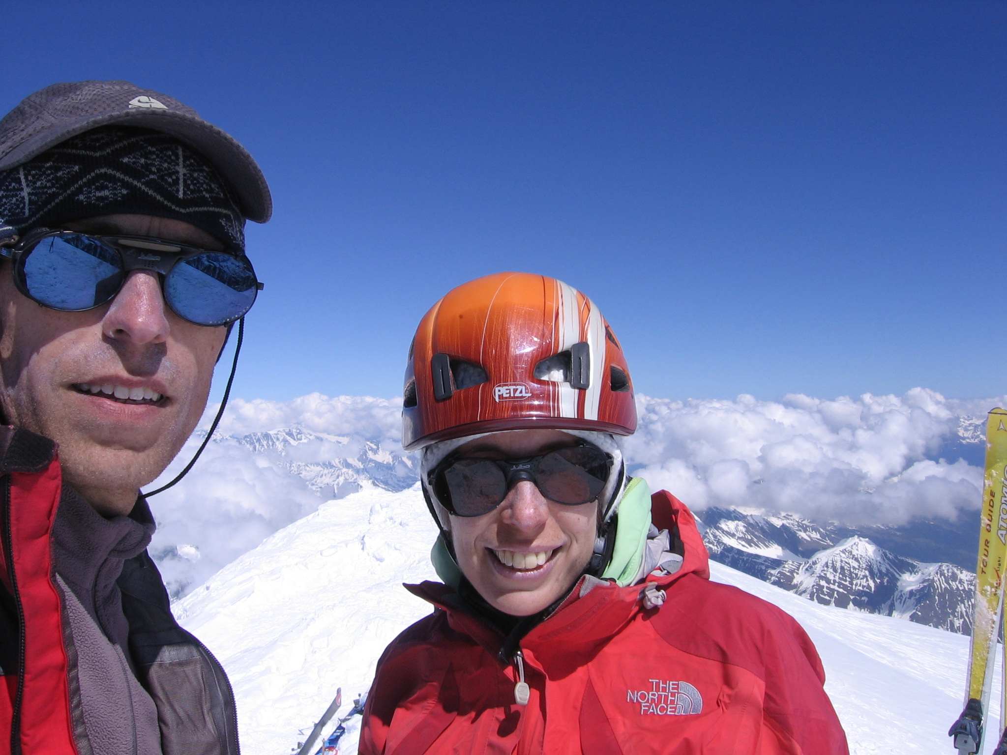 #17 Sommet ! : Evelyne et Gégé, deux ex-cafiste de Gre qui se retrouvent 10ans plus tard au sommet du Mont-Blanc !
Alors qu Sommet ! : Evelyne et Gégé, deux ex-cafiste de Gre qui se retrouvent 10ans plus tard au sommet du Mont-Blanc !
Alors qu'est-ce tu deviens ?