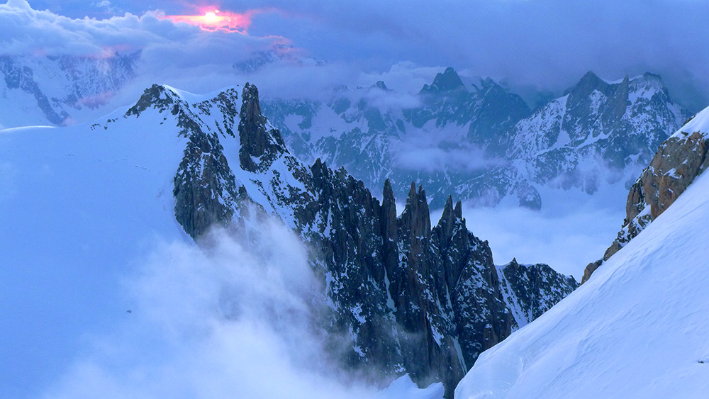 #1 Lever de soleil sur le Tacul : de l Lever de soleil sur le Tacul : de l'épaule du Maudit