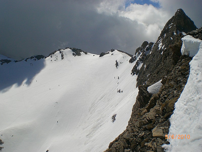 #11 Col d Col d'Asti : Pic et col d'Asti, pas mal de monde dans le vallon N
