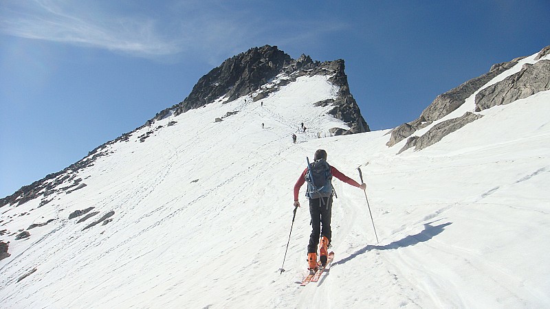 #4 L L'arrivée sur la crête : Un peu de monde...