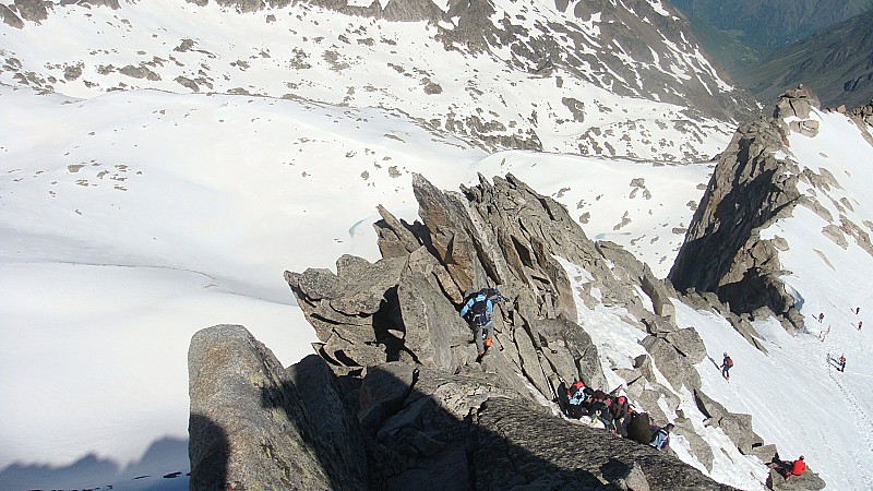 #9 Plus que quelques mètres : et nous rechaussons les skis pour la descente... Plus que quelques mètres : et nous rechaussons les skis pour la descente...