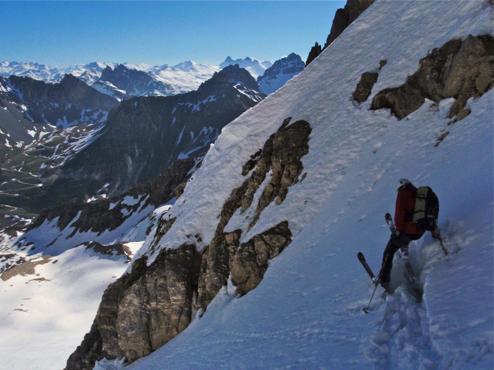 #7 Surprise ! : lorsque la neige s Surprise ! : lorsque la neige s'effondre sous votre propre poids... mieux vaut rester au milieu du couloir