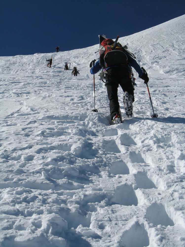 #6 Mont-Blanc du Tacul : Dans la remontée du 1er raidillon dans le bas du Tacul Mont-Blanc du Tacul : Dans la remontée du 1er raidillon dans le bas du Tacul