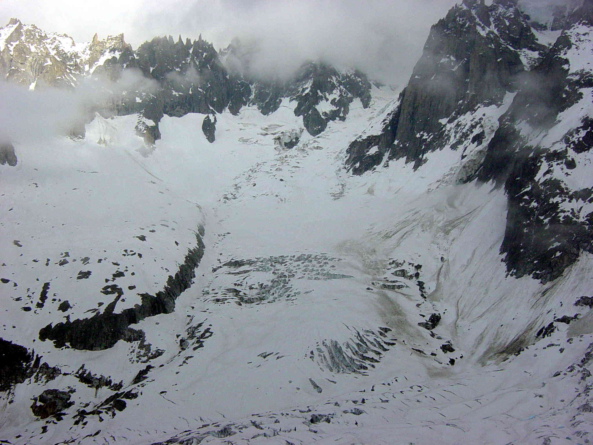 #1 glacier des périades : le samedi vue d glacier des périades : le samedi vue d'ensemble pendant un court moment sans brouillard