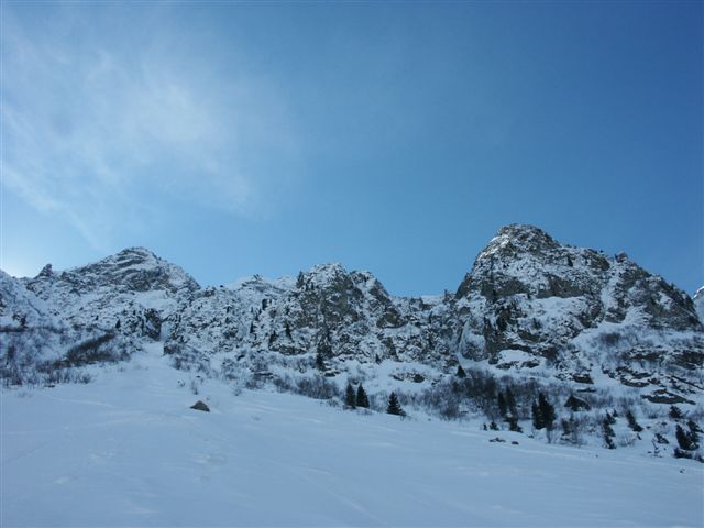 #6 Mouchillon : Les pointes du Mouchillon vues du bas. Mouchillon : Les pointes du Mouchillon vues du bas.