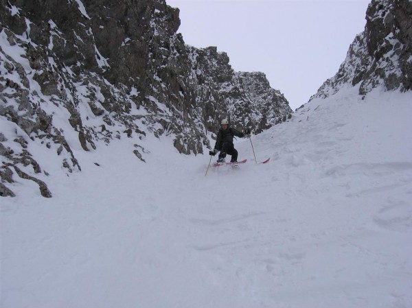 #3 Couloir de l Couloir de l'Infernet : Une pensée pour Nat : "Un 5.4 en poudre, j'y emmene m(on frère)". Désolé, je n'ai pas de soeur.