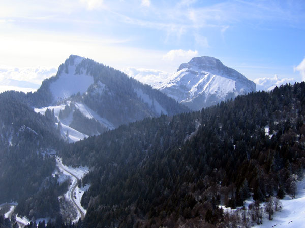 #4 Bec Charvet : Le Bec Charvet au premier plan avec Chamechaude juste derrière Bec Charvet : Le Bec Charvet au premier plan avec Chamechaude juste derrière