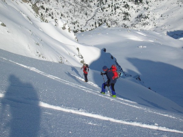 #3 La sortie de la face NE : Une bien jolie montée dans cette poudre de cinéma qui nous reserve une descente encore meilleure La sortie de la face NE : Une bien jolie montée dans cette poudre de cinéma qui nous reserve une descente encore meilleure