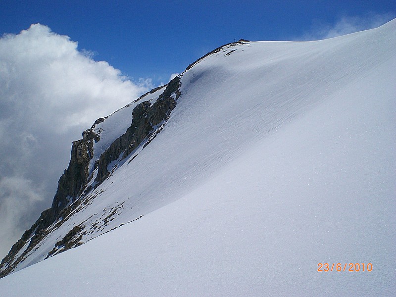 #10 Truc Peyron : Pente NE et croix du point 3189m Truc Peyron : Pente NE et croix du point 3189m