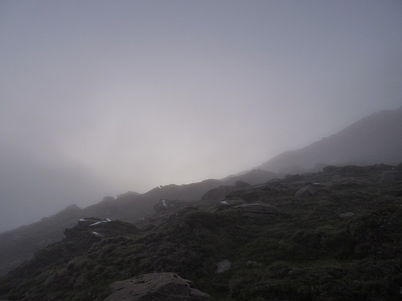 #1 Au dessus de l Au dessus de l'Arcelle : Le jour arrive et chasse le brouillard