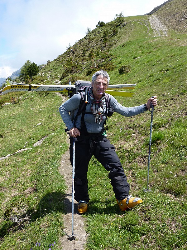 #16 Bibi : Et oui Toz, il faut porter en cette saison si on veut faire ces belles descente. Bibi : Et oui Toz, il faut porter en cette saison si on veut faire ces belles descente.