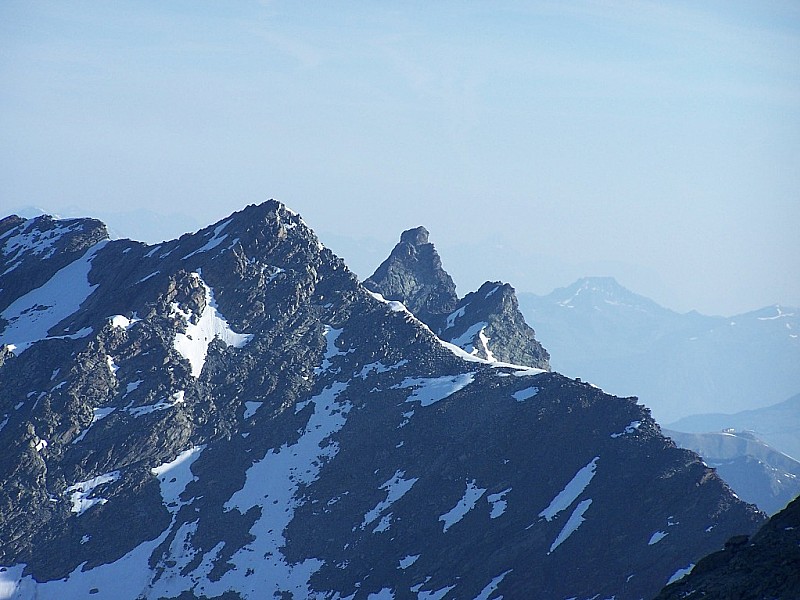 #9 Aig de Peclet, face W : Le mont et l Aig de Peclet, face W : Le mont et l'aiguille du borgne vues en montant à l'aiguille de Peclet.