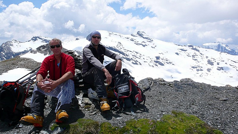 #13 Pointe nord de Bezin : Petit sommet pieds au sec pour contempler quelques fleurs Pointe nord de Bezin : Petit sommet pieds au sec pour contempler quelques fleurs