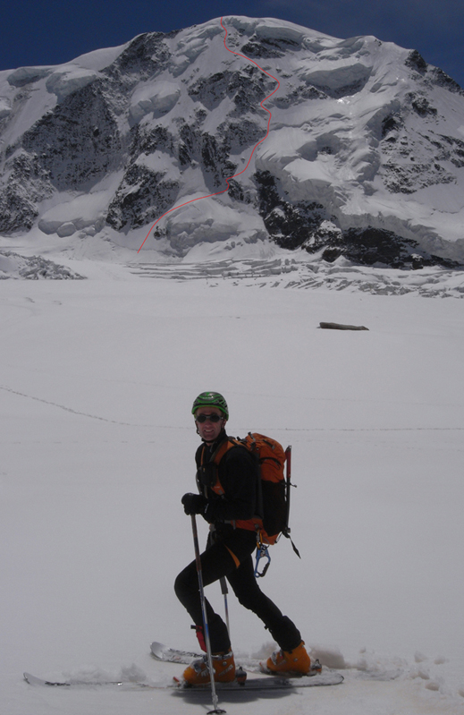 #1 Face nord du Liskamm Ouest : Pierre après la descente.
Photo Eric St Bonnet Face nord du Liskamm Ouest : Pierre après la descente.
Photo Eric St Bonnet