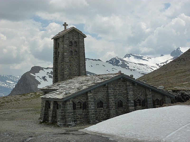 #14 Notre Dame de toute Prudence : Située au col de l Notre Dame de toute Prudence : Située au col de l'Iseran. Elle doit sûrement être la patronne des skitouriens. On lui doit tous quelque chose et je lui rends grace de m'avoir protéger depuis si longtemps.
