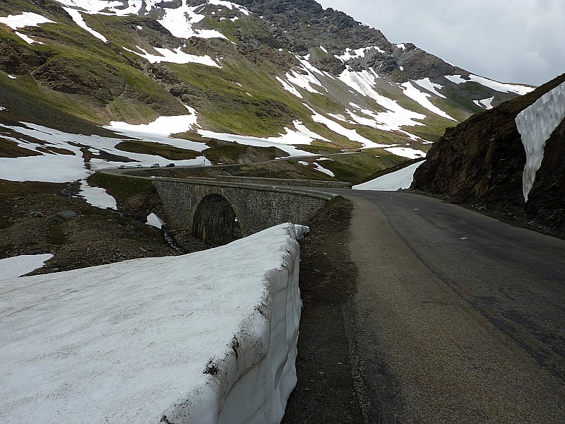 #13 Le Pont de la Neige : Il porte bien son nom. Repère pour ceux qui ne connaissent pas ce départ. Le Pont de la Neige : Il porte bien son nom. Repère pour ceux qui ne connaissent pas ce départ.