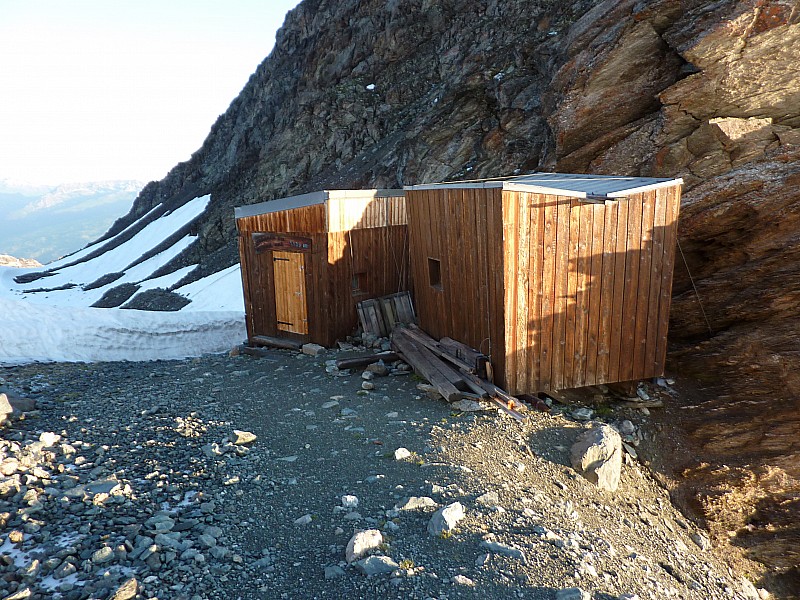 #5 Cabane du Grand Col : Il est 7h. Véloski ne viendra pas. Cabane du Grand Col : Il est 7h. Véloski ne viendra pas.