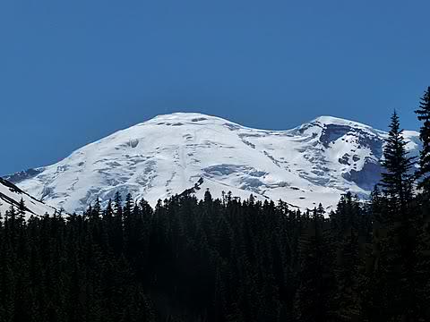 #1 rainier : Vue sur le sommet depuis la vallée. Dechaussage à 1700 ! rainier : Vue sur le sommet depuis la vallée. Dechaussage à 1700 !
