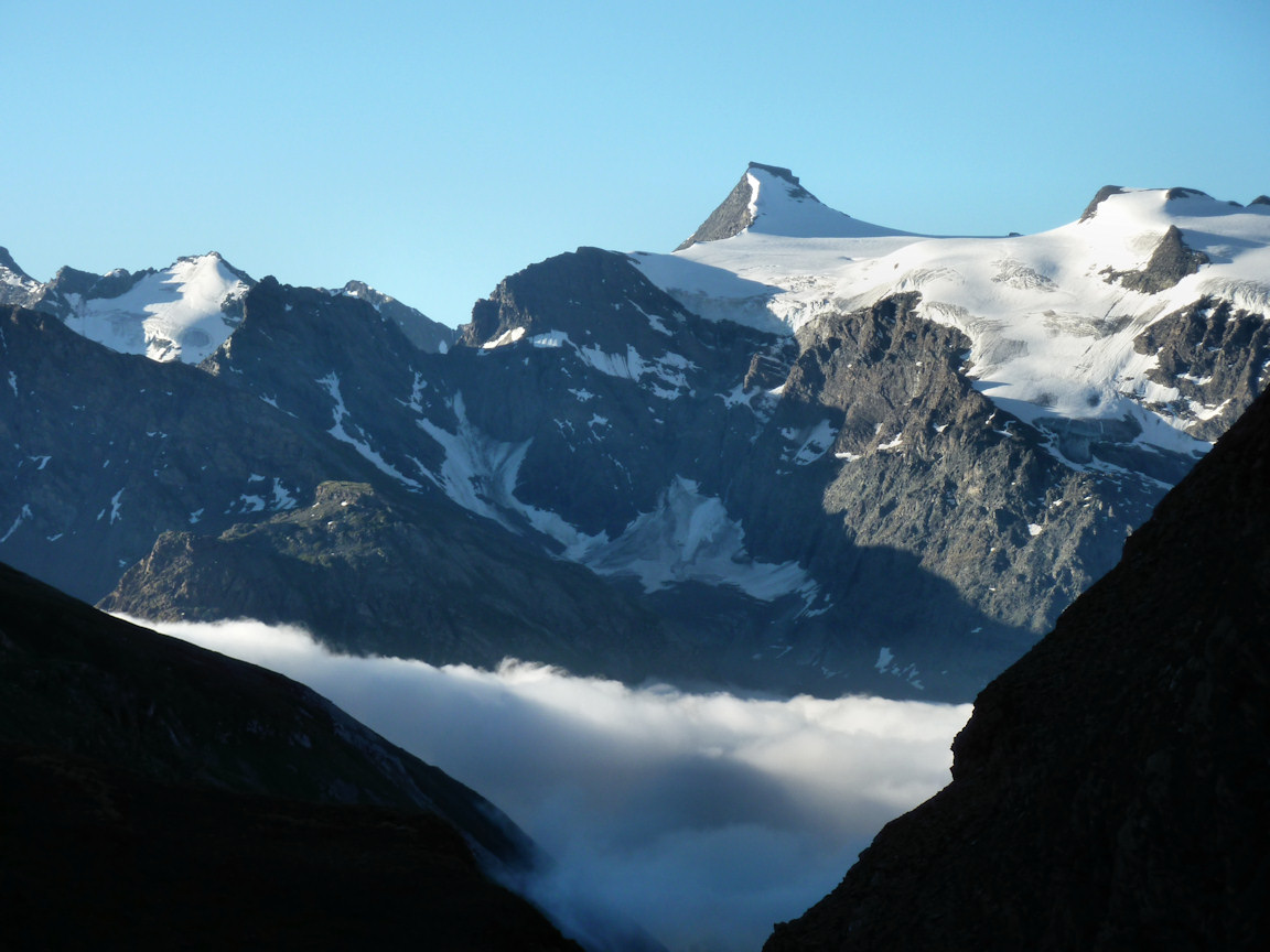 #1 Départ du Pont de la Neige : Vue de tout premier ordre sur la Petite Ciamarella et l Départ du Pont de la Neige : Vue de tout premier ordre sur la Petite Ciamarella et l'Albaron.
