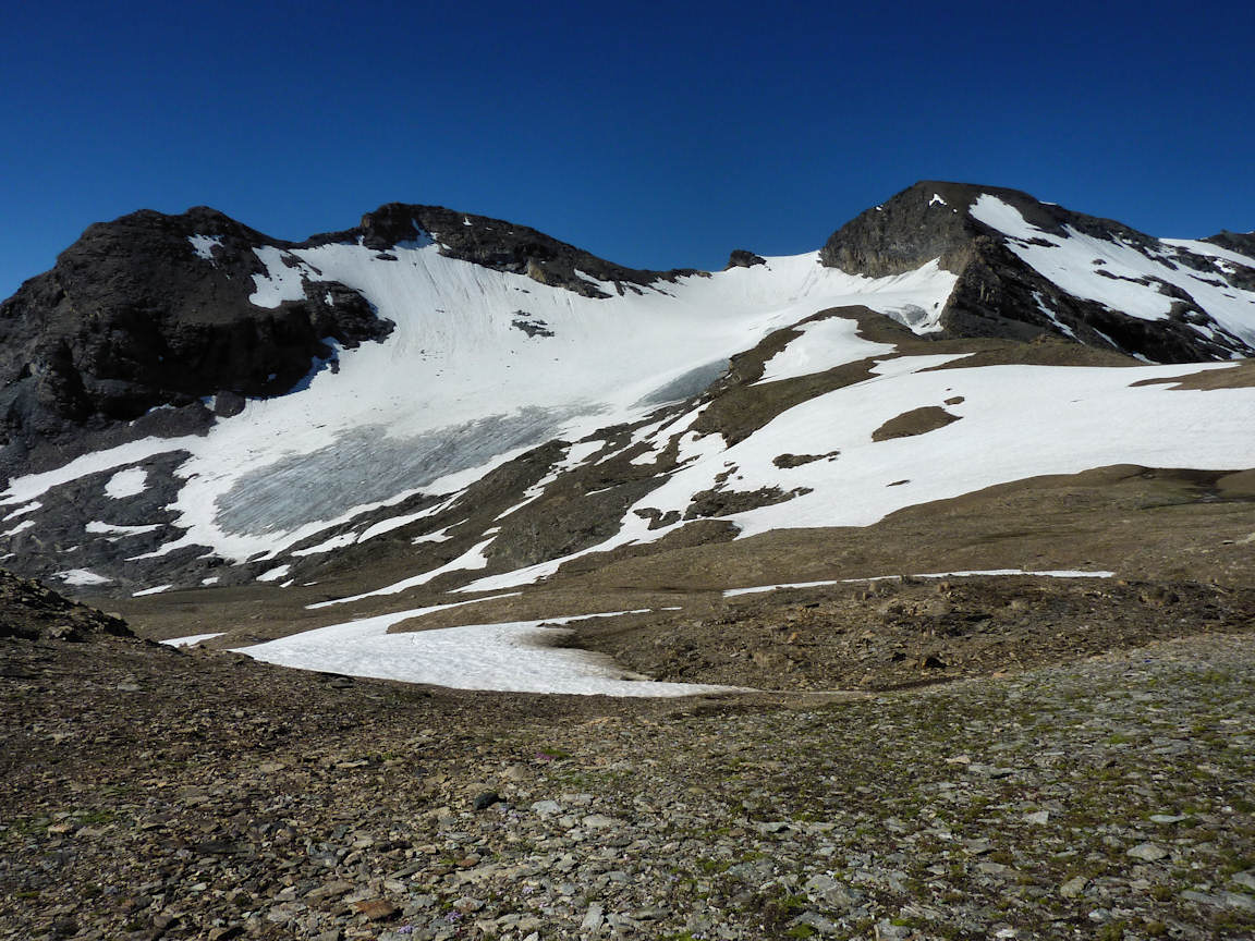 #8 Glacier des Roches : La glace est déjà bien apparente à la base. Glacier des Roches : La glace est déjà bien apparente à la base.