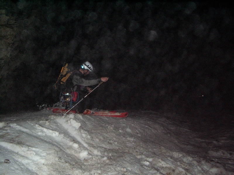 La descente... : Will envoie du gros en speleo-ski...