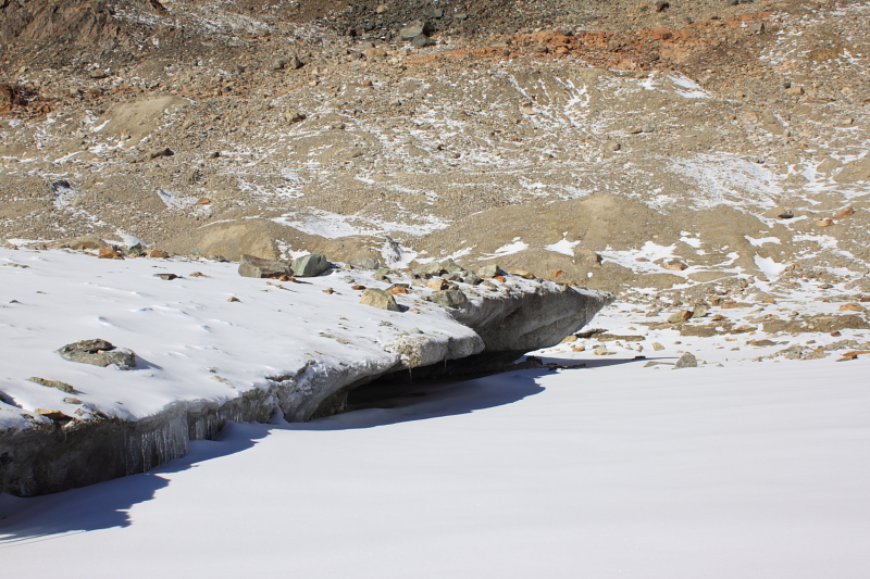 #5 Prise de pied imminente : sur le glacier pour enfin démarrer l Prise de pied imminente : sur le glacier pour enfin démarrer l'activité ski (il était grand temps)