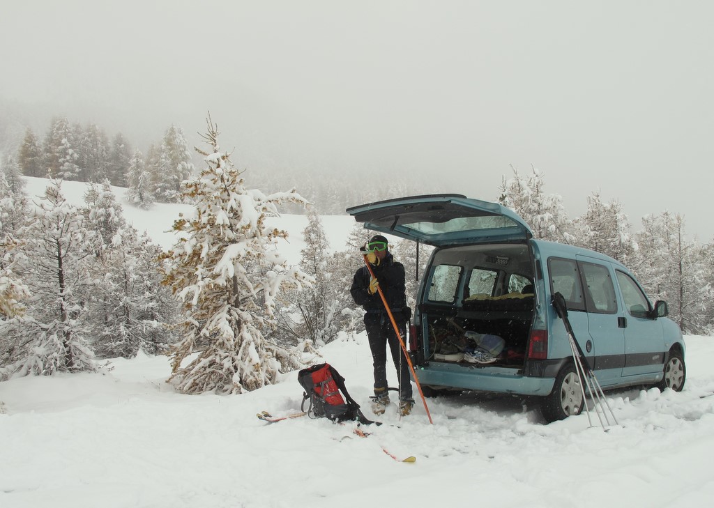 #4 Retour à la voiture : 16h30, il neige toujours Retour à la voiture : 16h30, il neige toujours