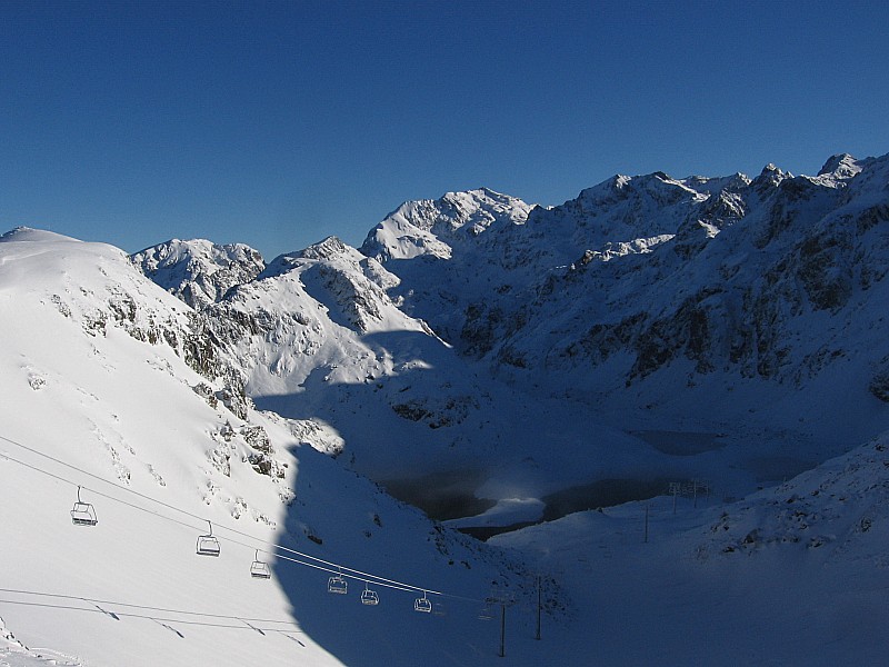 #4 Lacs Roberts : Lacs pas complétement gelés. Le Pic du Loup fait envie mais ça doit être bien chargé Lacs Roberts : Lacs pas complétement gelés. Le Pic du Loup fait envie mais ça doit être bien chargé